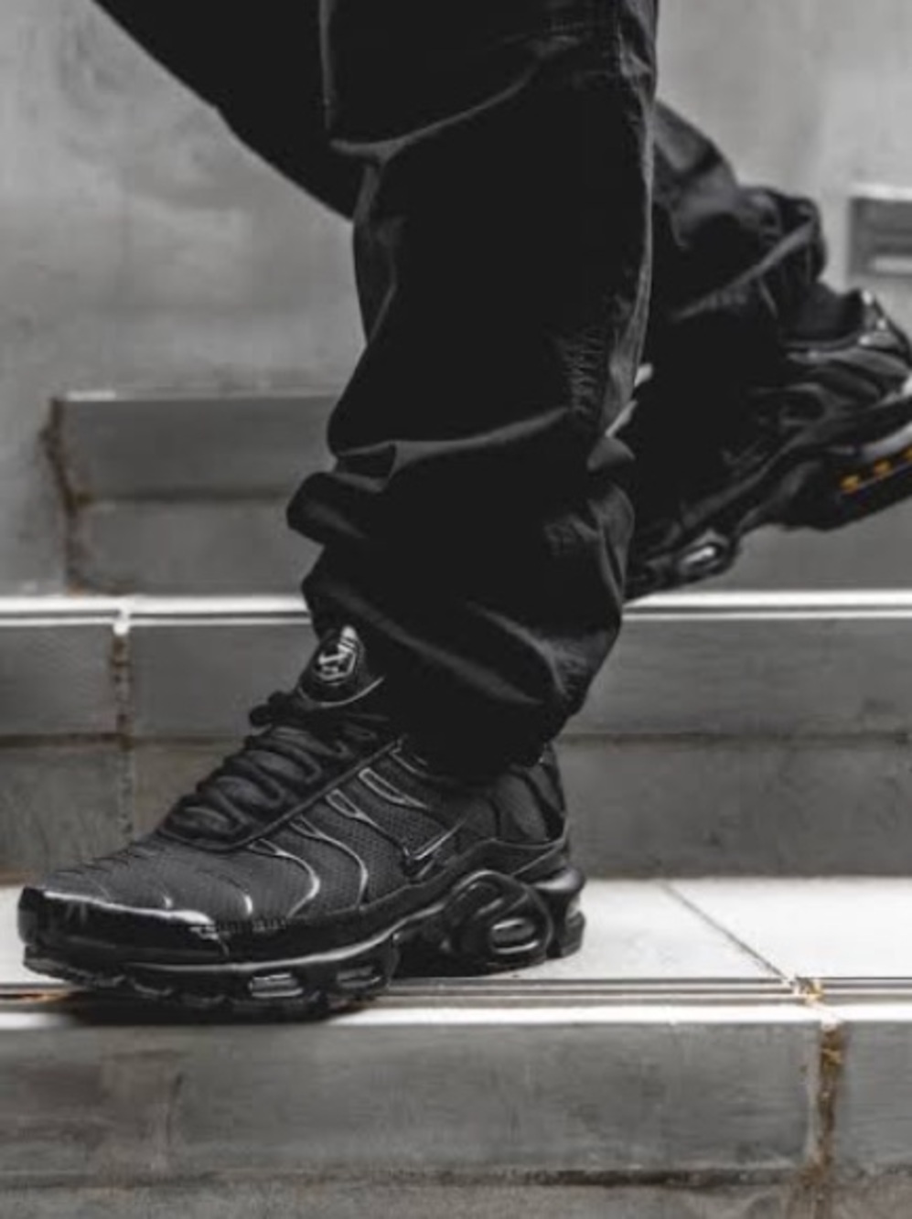 NIKE Air Max TN Triple Black Big Kids Sneakers | 6Y